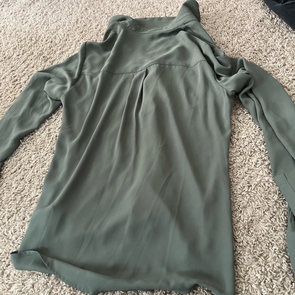 Button up shirt - Picture 1 of 3